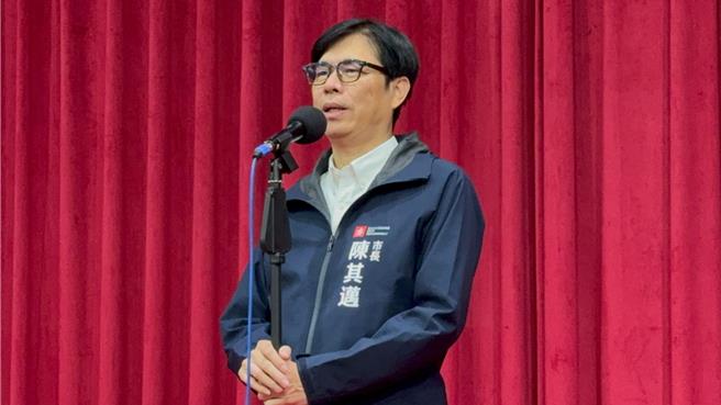 藝人閃兵事件擴大，高雄市長陳其邁今（15）日簡短說，高雄的立場是尊重司法調查，也希望檢調調查過程能夠釐清真相，高雄也會配合檢調單位調查。（柯宗緯攝）