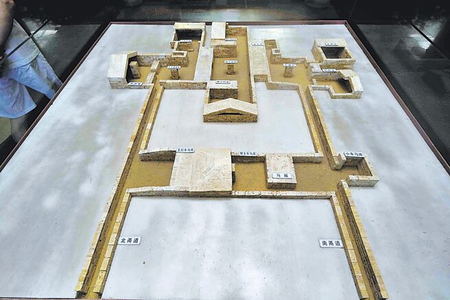 龜山漢墓這座地下宮殿共有15間墓室組成，面積700多平方公尺，工程浩大。（林洛安攝）