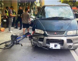 高雄醉男開小貨車逆向超車 13歲單車少年遭撞傷「左手斷指」