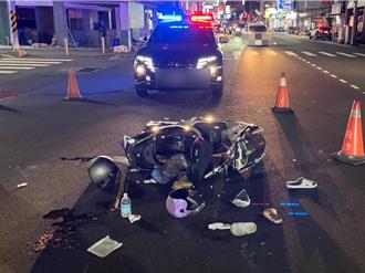 台南爺騎車載孫外出  路口左轉遭對向機車撞死