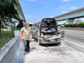 國道火燒車驚魂！故障車拖吊途中自燃 濃煙竄天驚悚畫面曝光