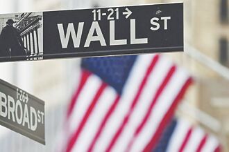 美科技股失宠 桥水大调仓 重押黄金中概股