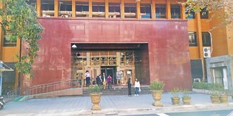 假扮花美男虐死5貓 5罪重判