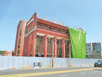 閒置20餘年 北港台汽車站拆了