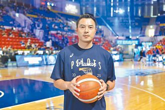 陳信安與老戰友重聚 分享互動樂趣