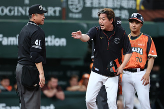 影》罕見判例超前分不算！「餅總」氣炸脫帽抗議 火爆場面全放送