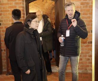 蔡英文穿9萬風衣訪歐引熱議 名醫：我一直在等這件事