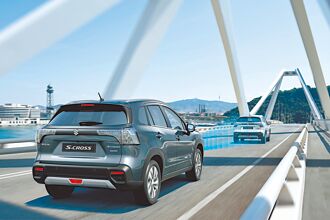 SUZUKI S-CROSS新车到港