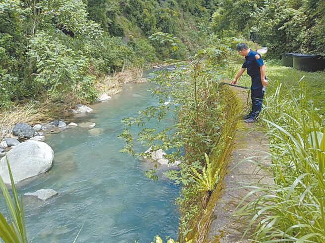 尖石乡锦屏溪去年7月底因颱风过后水势湍急，夏令营业者及营队教练竟贸然让学员下水，导致黄姓女学员溺毙，3人16日依过失致死罪起诉。（本报资料照片）