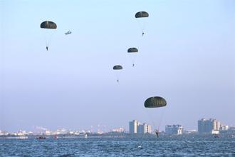 空訓中心特種地形跳傘訓練班 傘兵悍將滲透作戰添生力軍