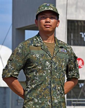 空訓中心特種地形跳傘訓練班 自我惕勵精益求精戰勝內心恐懼