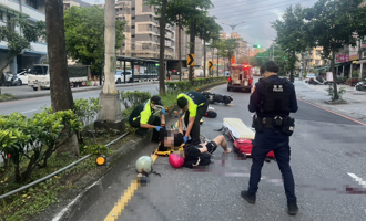基隆无照少年机车双载 猛撞分隔岛「满地血」1死1重伤
