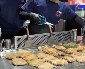 知名鐵板燒傳多家分店倒閉、老闆欠薪跑路！ 勞工局說話了