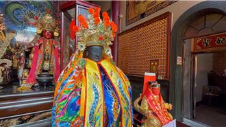 雲林鳳山寺王爺神尊遺失10多年 跳蚤市場尋回還擲出立筊