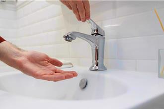 高雄五甲水管漏水16里大停水！水公司搶修中 供水時間曝