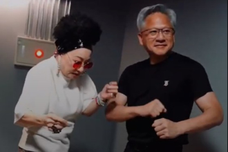 比莉教黃仁勳跳〈什麼都不必說〉 世壯運後台逗趣畫面曝光