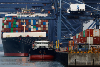 需求大爆發！ 美國線運價飆4.5萬元  長榮、中遠全面喊漲