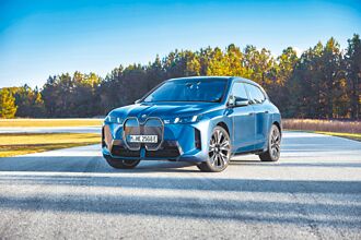 全新BMW iX預售 動力再升級