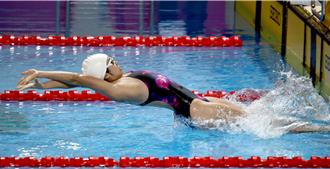 世壮运》「铁人警花」谢伯韶出赛世壮运游泳仰式 38秒漂亮拿下银牌