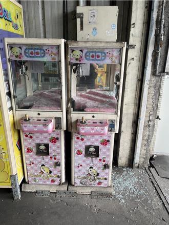 購買鏡頭卻出問題 35歲男竟持空氣槍轟娃娃機