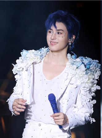 遭封杀4年！张哲瀚庆34岁生日 前进香港喊「想起那一天」