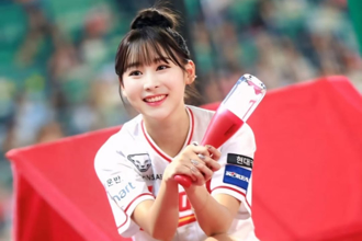 直播扮「酒店妹」被罵爆 安芝儇隊友宣布引退 網喊：來台灣吧！ 