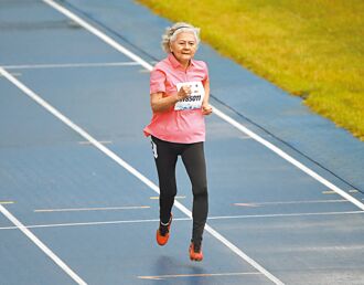 88歲「噴射機阿嬤」靠1招重生 醫揭健康長壽關鍵