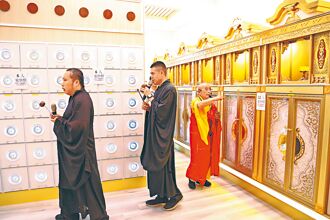 鍾東錦籲 全縣納骨塔價格統一