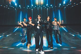 FEniX脱了 5人SOLO电力爆棚