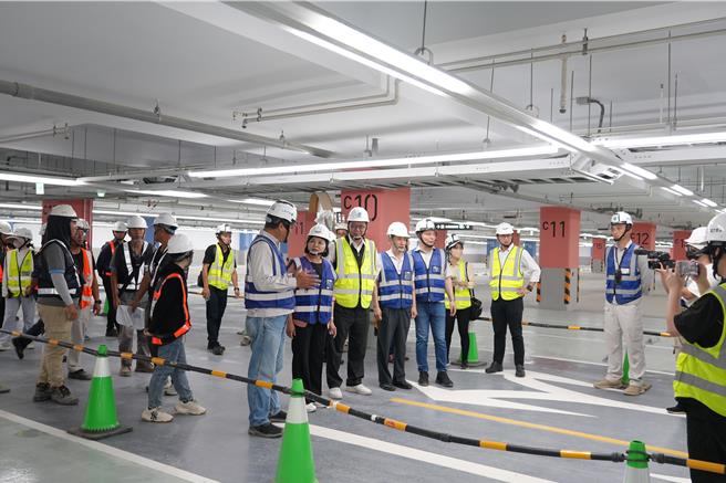 去年追加的6億元地下停車場也接近完工。(周麗蘭攝)