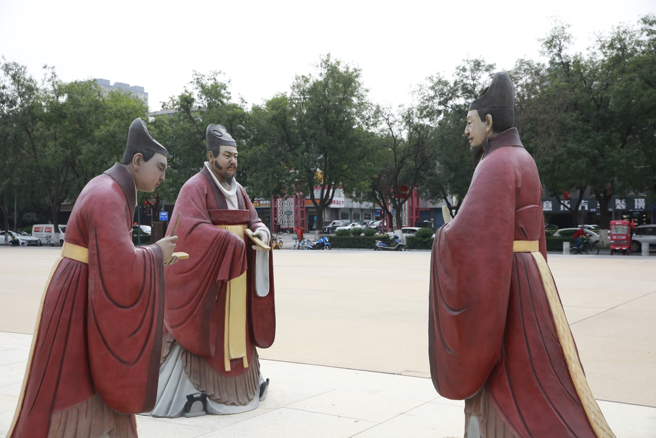 中國歷史上有不少稱帝實力的能臣可以奪權自立，卻寧願鞠躬盡瘁、死而後已，留下千古流芳的忠義典範。 （示意圖：Shutterstock／達志）