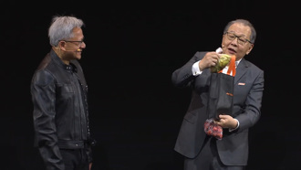  黃仁勳還沒空逛夜市 聯發科蔡力行送3樣水果大禮包