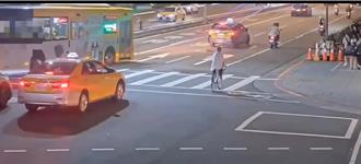 无辜庇护岛遭北市公车撞击　2乘客送医无大碍