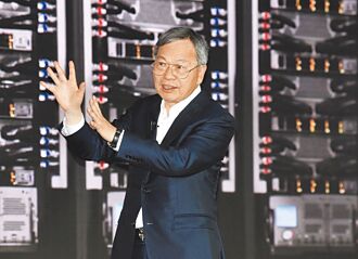 美超微發表新AI解方 黃仁勳站台