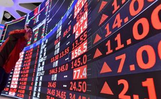 新台幣「2」字頭恐再現？資產、觀光股坐等起風