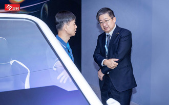 曾搶Switch面板訂單建功、群創最早建廠廠長 總座曝內幕