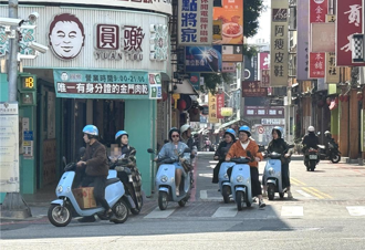 陆客五一长假挤爆金门  电动车违规乱象多 县府跨部门检讨