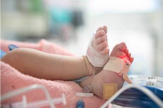 妈妈坚持不放弃  彰基跨院接力103天守护生命奇蹟