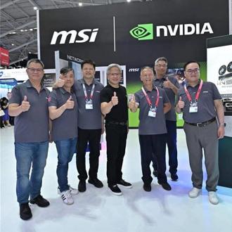 微星攜輝達搶AI商機 黃仁勳親臨簽顯卡