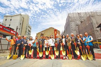 苑里百年市场重建工程上梁