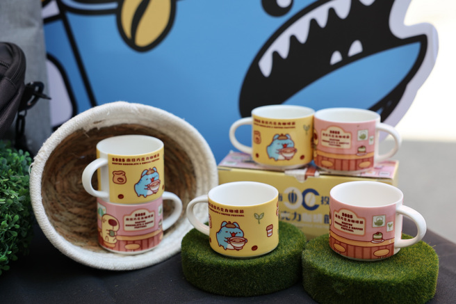 巧咖節推出每日限量的「貓貓蟲咖波」聯名試飲杯。(圖/南投縣政府提供)