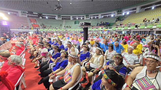 原民活力健康操全国决赛21日在台东县立体育馆登场。（蔡旻妤摄）