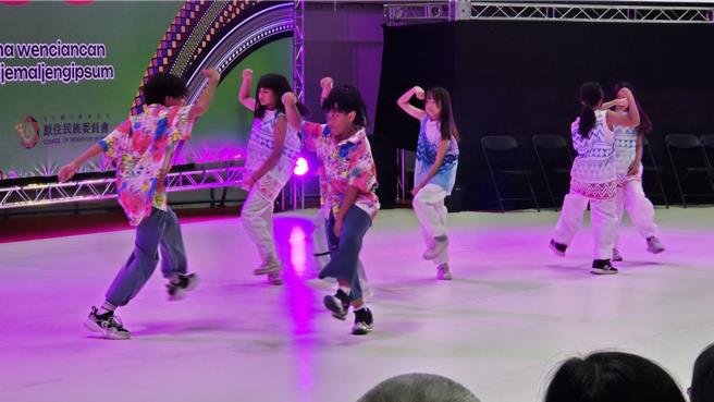 原民活力健康操全国决赛21日在台东县立体育馆登场。（蔡旻妤摄）