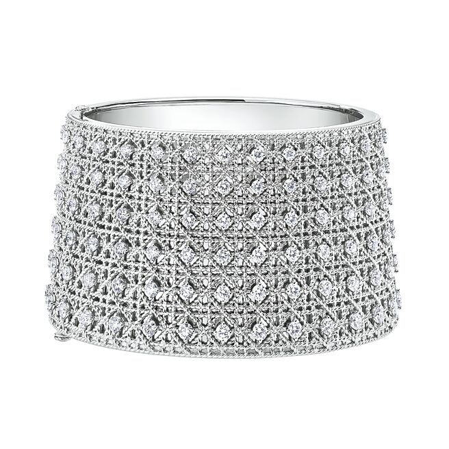 My Dior 18K白金钻石手环，530万元。（Dior提供）