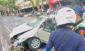 三峽翁撞人前繞路20分停公園！行車紀錄器曝光 車內僅有「1聲音」