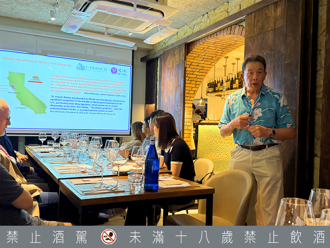 独家代理！酒文集董事长50年经验 热情奠定St. Francis酒庄桥梁