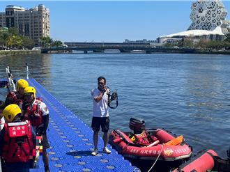 高雄7旬翁不慎坠爱河　获救上岸仍昏迷