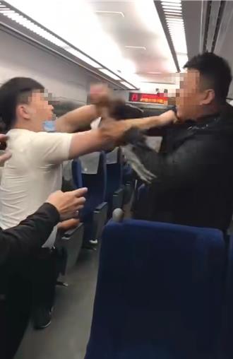 離譜！莽男搭太魯閣號「1原因」大暴走 狂搧列車長巴掌