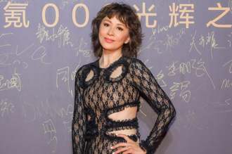 劉嘉玲樸素妝回鄉慶「60」同學會 合照驚人1幕網全看傻