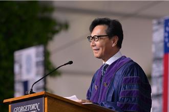 富邦集團董事長蔡明忠 獲美國喬治城大學名譽法學博士
